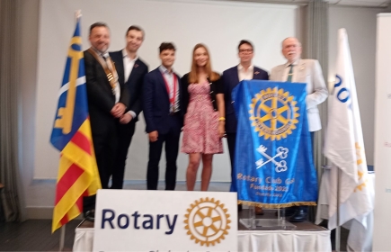 CAMBIO DE JUNTA Y PRESIDENCIA DE ROTARAC DE GAVÀ 2025-2026
